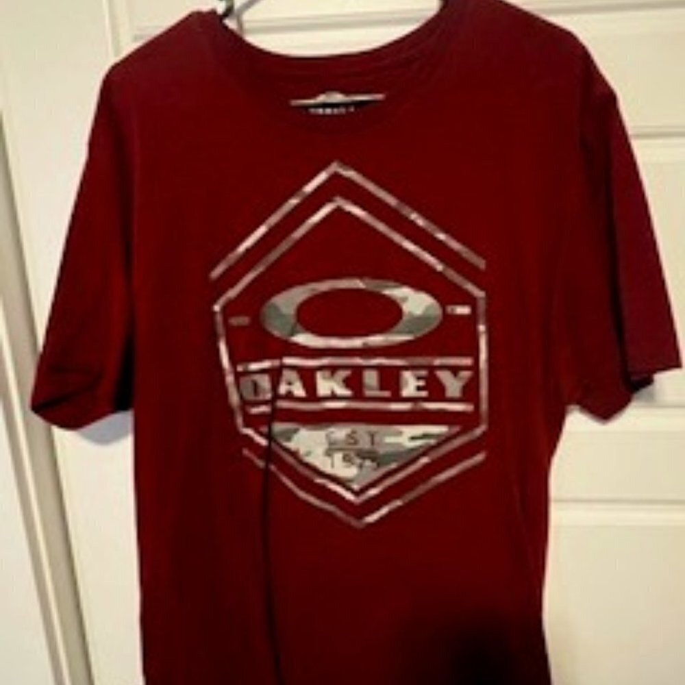 Men's Oakley Tee Shirt, XXL, Buckle Exclusive - Picture 1 of 6